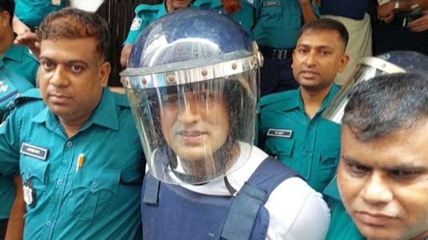 ‘ভালো থাকুক বাংলাদেশ’: আদালতে ব্যারিস্টার সুমন